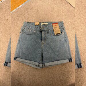 Levi's Mid Length Women's Shorts (NWT)